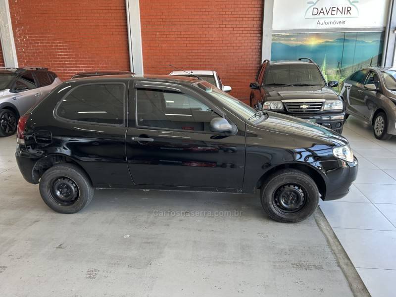 FIAT - PALIO - 2014/2014 - Preta - R$ 30.900,00