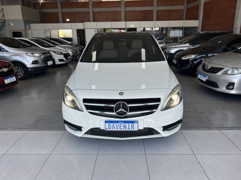 MERCEDES-BENZ - B 200 - 2012/2013 - Branca - Sob Consulta