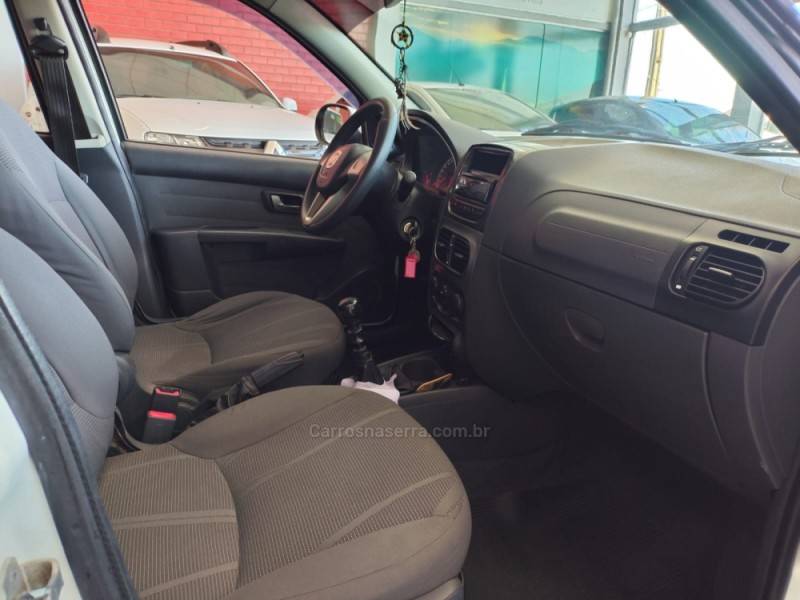 FIAT - PALIO - 2017/2017 - Branca - R$ 47.900,00