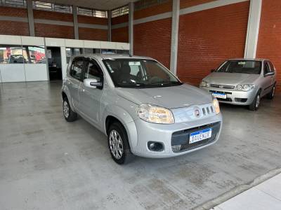 FIAT - UNO - 2014/2014 - Prata - R$ 32.900,00