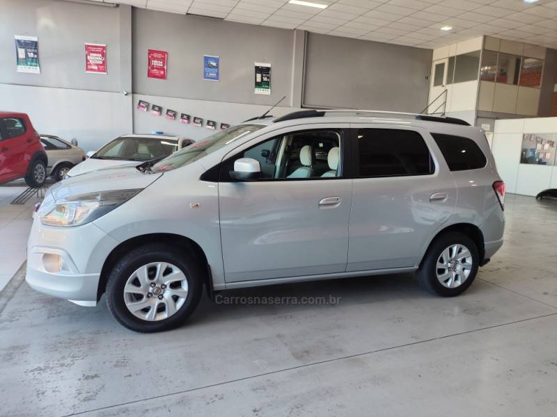 CHEVROLET - SPIN - 2012/2013 - Prata - R$ 57.900,00