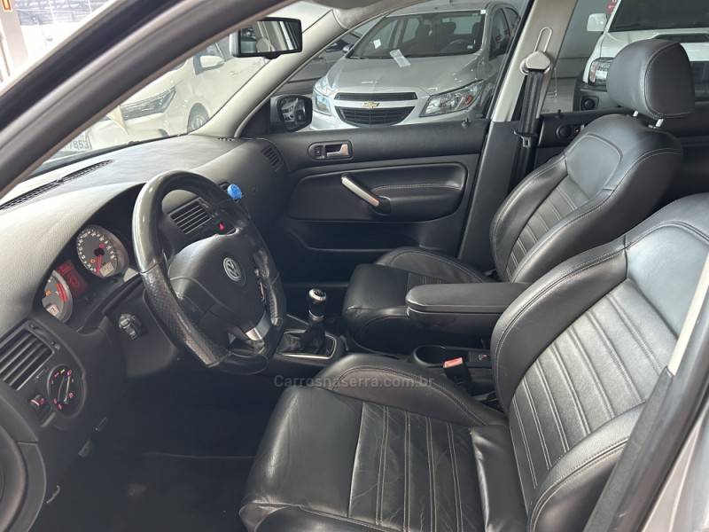 VOLKSWAGEN - GOLF - 2012/2013 - Prata - R$ 61.900,00