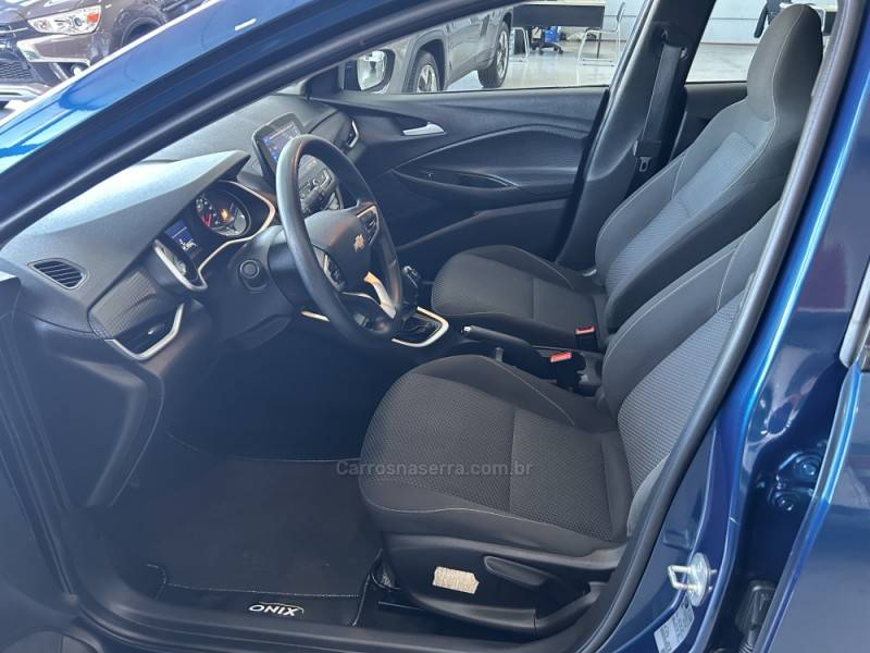 CHEVROLET - ONIX - 2024/2024 - Azul - R$ 74.900,00
