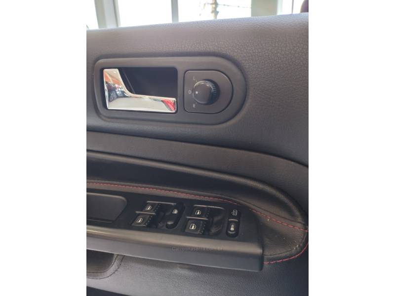 VOLKSWAGEN - GOLF - 2014/2014 - Vermelha - R$ 59.900,00