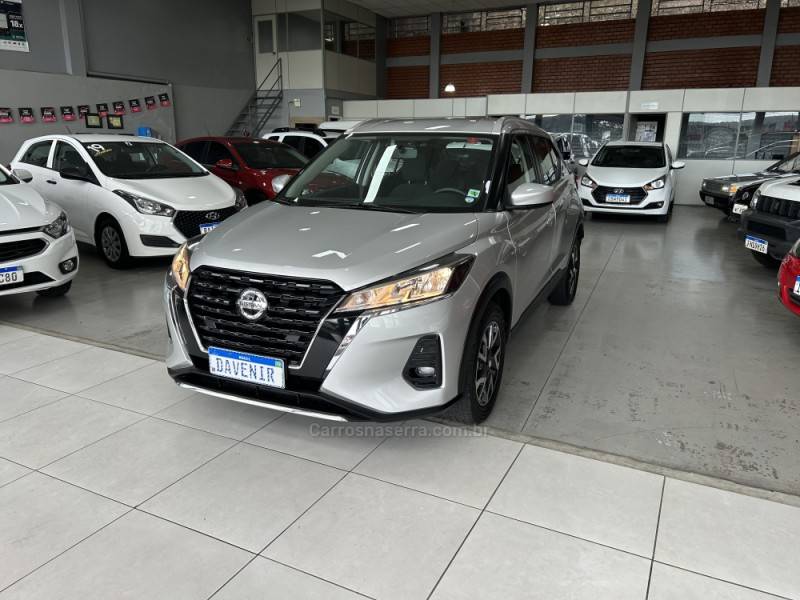 NISSAN - KICKS - 2022/2022 - Prata - R$ 99.900,00