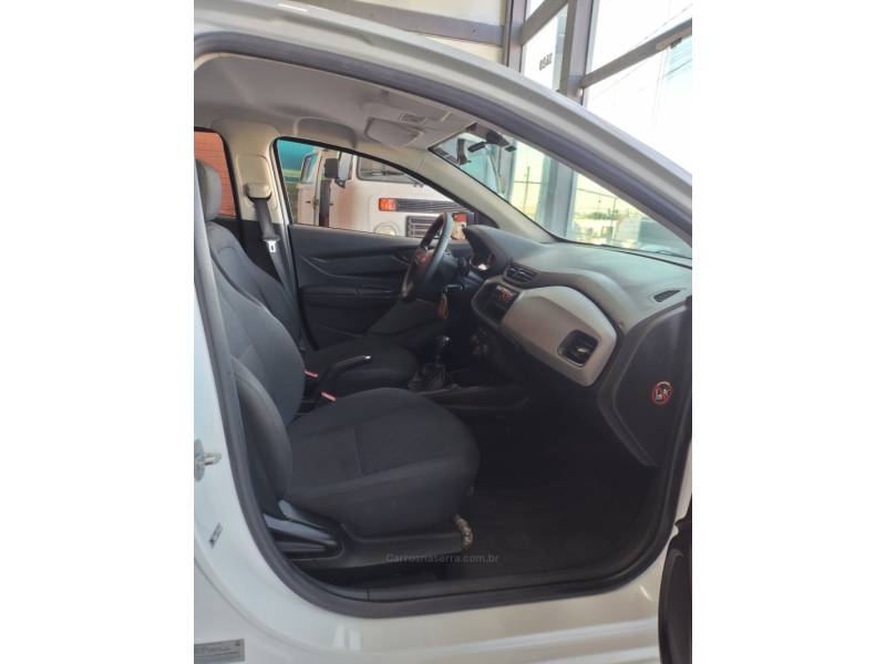 CHEVROLET - ONIX - 2018/2018 - Branca - R$ 49.900,00