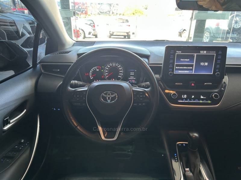 TOYOTA - COROLLA - 2022/2023 - Preta - R$ 134.900,00