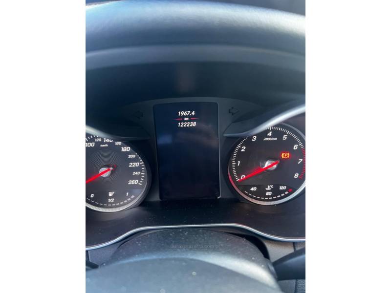 MERCEDES-BENZ - C 180 - 2016/2016 - Preta - R$ 110.000,00