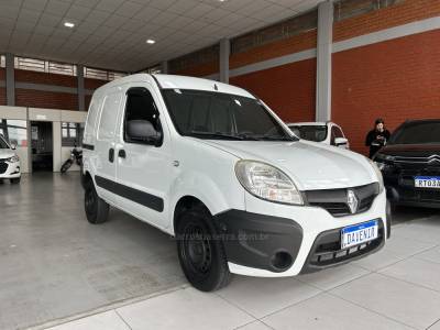 RENAULT - KANGOO - 2016/2017 - Branca - R$ 54.900,00