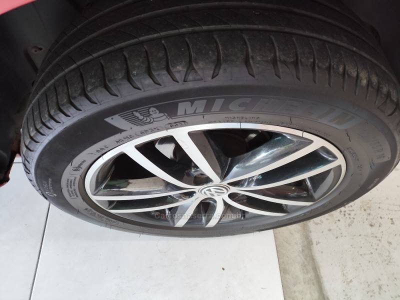 VOLKSWAGEN - GOLF - 2014/2014 - Vermelha - R$ 59.900,00