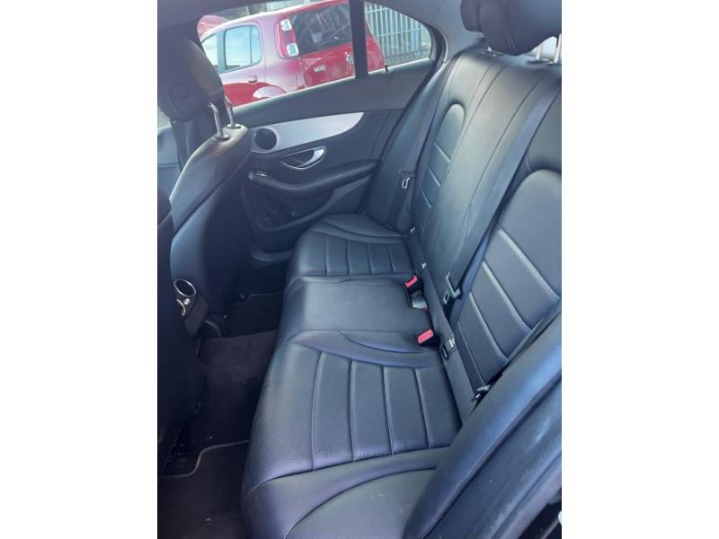 MERCEDES-BENZ - C 180 - 2016/2016 - Preta - R$ 110.000,00