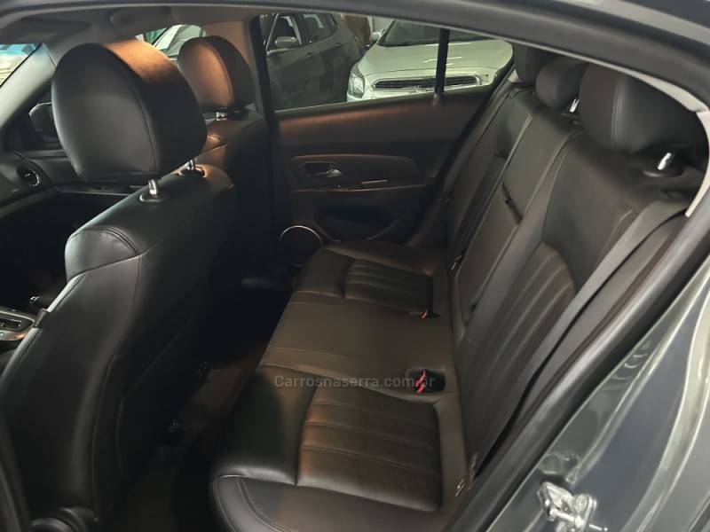 CHEVROLET - CRUZE - 2012/2012 - Cinza - R$ 58.900,00