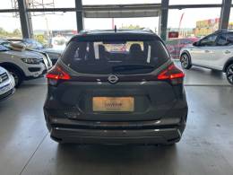 NISSAN - KICKS - 2022/2022 - Cinza - R$ 105.900,00