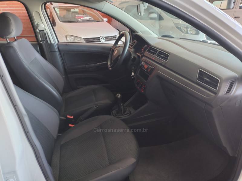 VOLKSWAGEN - VOYAGE - 2022/2023 - Branca - R$ 64.900,00