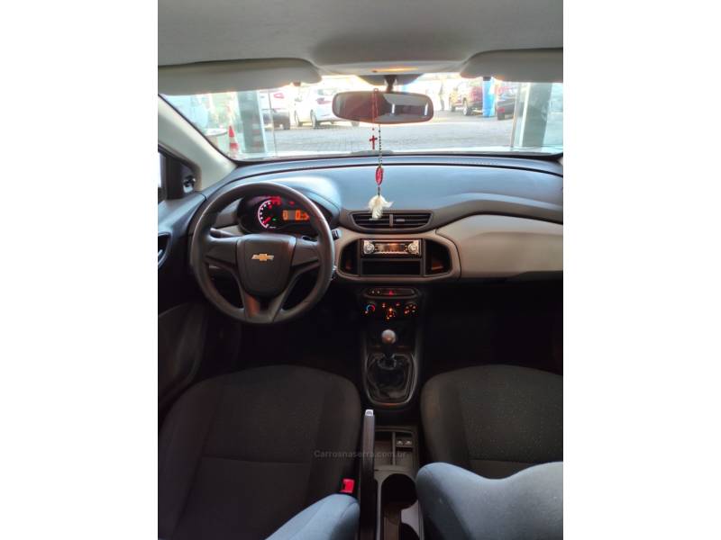 CHEVROLET - ONIX - 2018/2018 - Prata - R$ 51.900,00