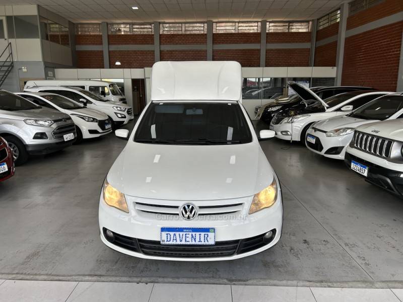 VOLKSWAGEN - SAVEIRO - 2012/2013 - Branca - R$ 46.900,00