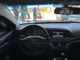 HYUNDAI - ELANTRA - 2017/2018 - Branca - R$ 86.900,00
