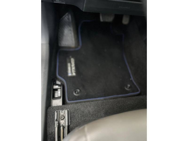 TOYOTA - COROLLA - 2022/2023 - Branca - R$ 149.900,00