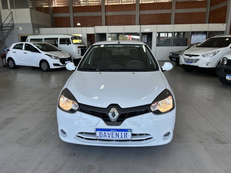 RENAULT - CLIO - 2015/2016 - Branca - R$ 38.900,00