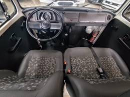 VOLKSWAGEN - KOMBI - 2009/2010 - Branca - R$ 91.900,00