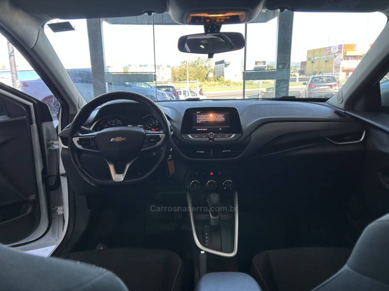 CHEVROLET - ONIX - 2020/2020 - Branca - R$ 73.900,00