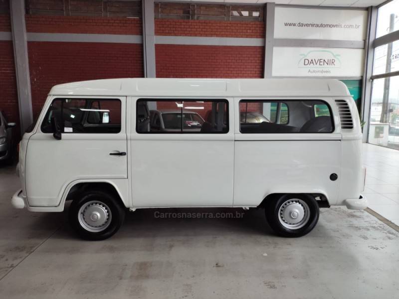 VOLKSWAGEN - KOMBI - 2009/2010 - Branca - R$ 91.900,00