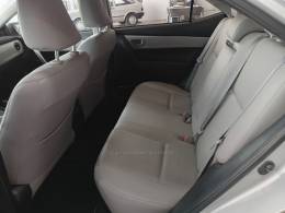 TOYOTA - COROLLA - 2017/2018 - Prata - R$ 106.900,00