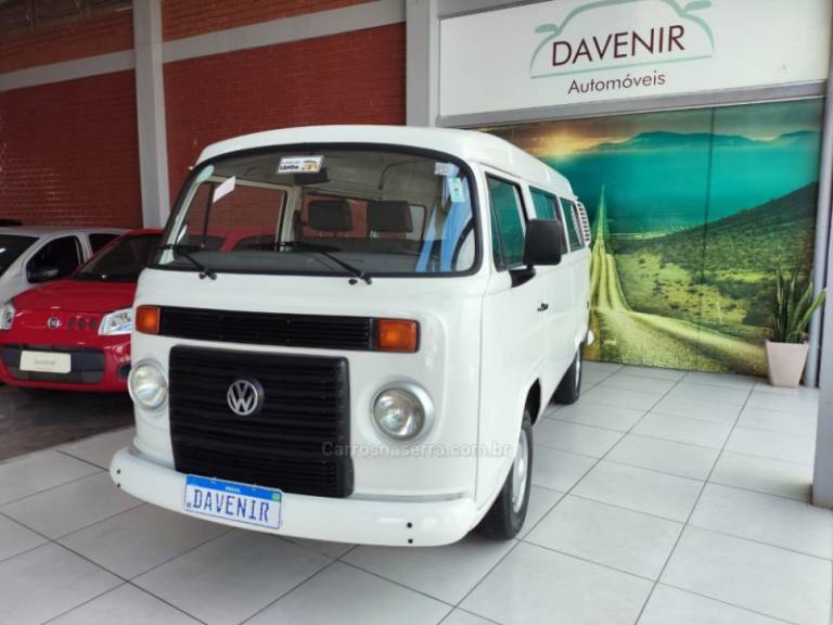 VOLKSWAGEN - KOMBI - 2009/2010 - Branca - R$ 91.900,00