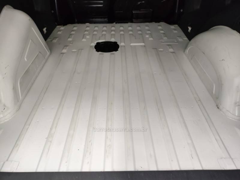 FIAT - FIORINO - 2023/2024 - Branca - R$ 99.800,00