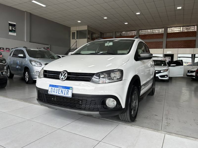 VOLKSWAGEN - CROSSFOX - 2011/2012 - Branca - R$ 44.900,00