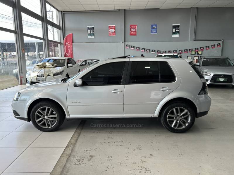 VOLKSWAGEN - GOLF - 2012/2013 - Prata - R$ 61.900,00