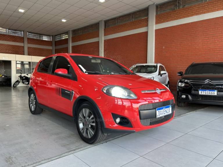 FIAT - PALIO - 2014/2015 - Vermelha - R$ 47.900,00