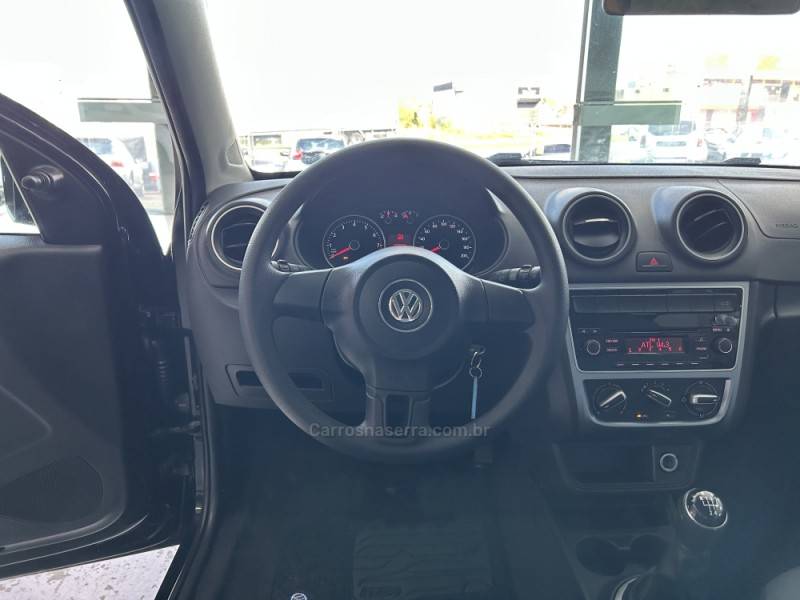 VOLKSWAGEN - GOL - 2014/2015 - Preta - R$ 42.900,00