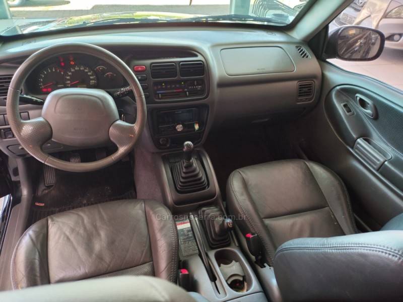 CHEVROLET - TRACKER - 2008/2008 - Preta - R$ 46.900,00