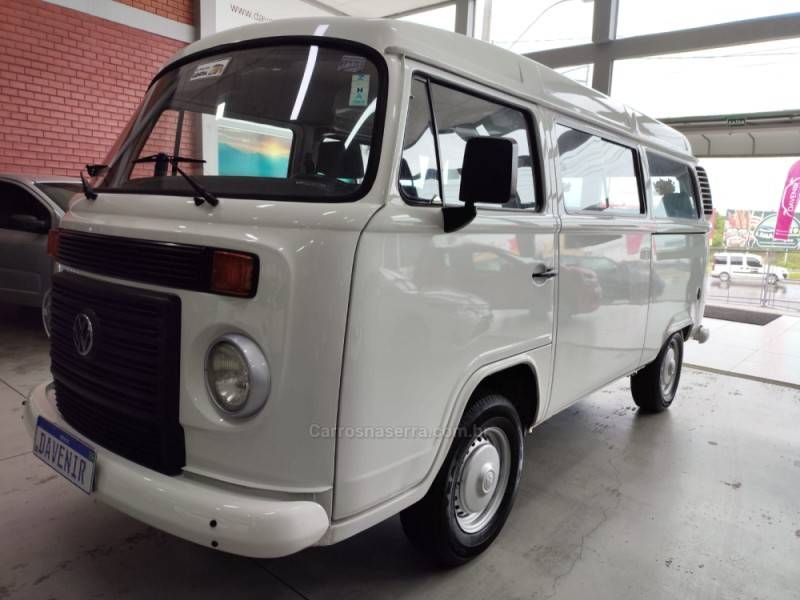 VOLKSWAGEN - KOMBI - 2009/2010 - Branca - R$ 91.900,00