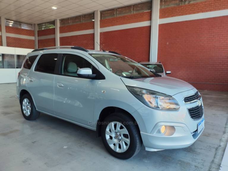 CHEVROLET - SPIN - 2012/2013 - Prata - R$ 57.900,00
