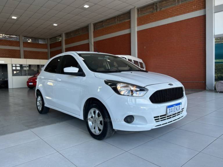 FORD - KA - 2017/2018 - Branca - R$ 49.900,00