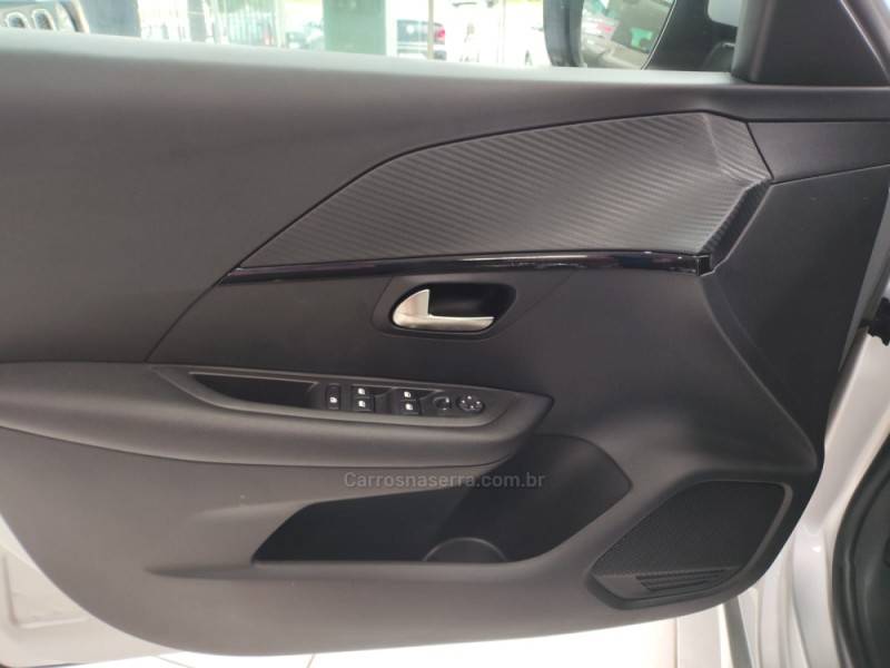 PEUGEOT - 208 - 2021/2022 - Prata - R$ 79.900,00