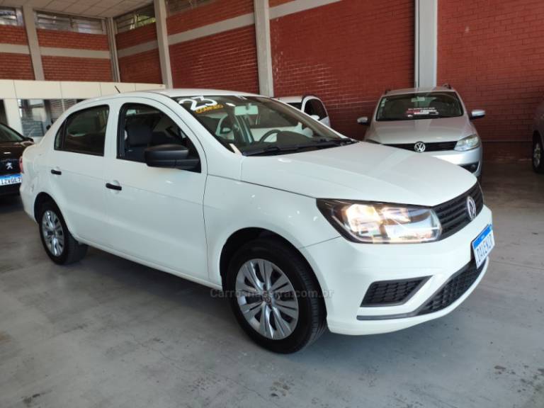 VOLKSWAGEN - VOYAGE - 2022/2023 - Branca - R$ 64.900,00