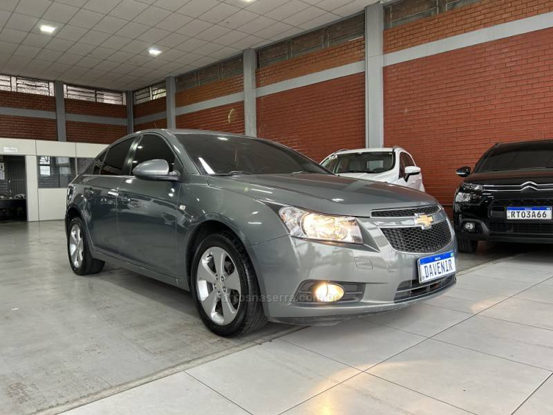 CHEVROLET - CRUZE - 2012/2012 - Cinza - R$ 58.900,00
