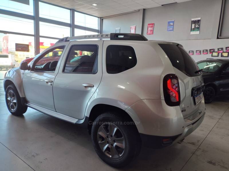 RENAULT - DUSTER - 2015/2016 - Prata - R$ 68.900,00