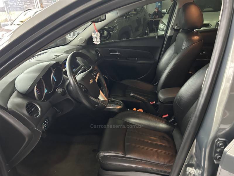 CHEVROLET - CRUZE - 2012/2012 - Cinza - R$ 58.900,00