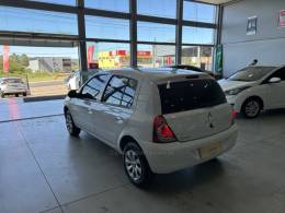 RENAULT - CLIO - 2015/2016 - Branca - R$ 38.900,00