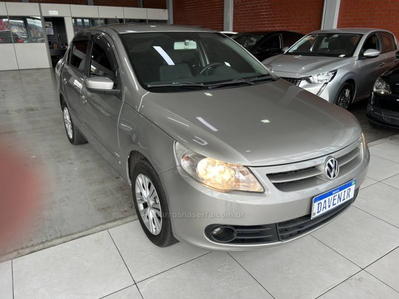VOLKSWAGEN - VOYAGE - 2011/2012 - Cinza - R$ 33.900,00