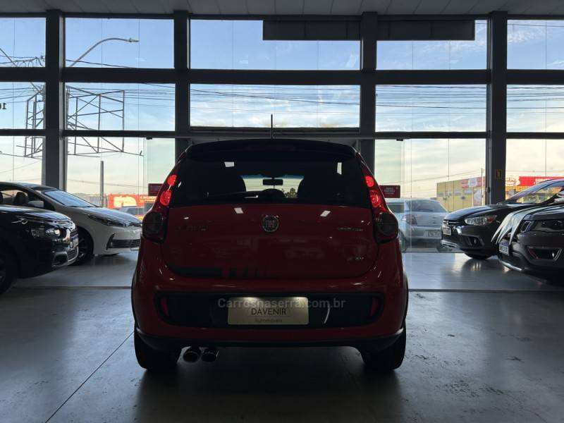 FIAT - PALIO - 2014/2015 - Vermelha - R$ 46.900,00