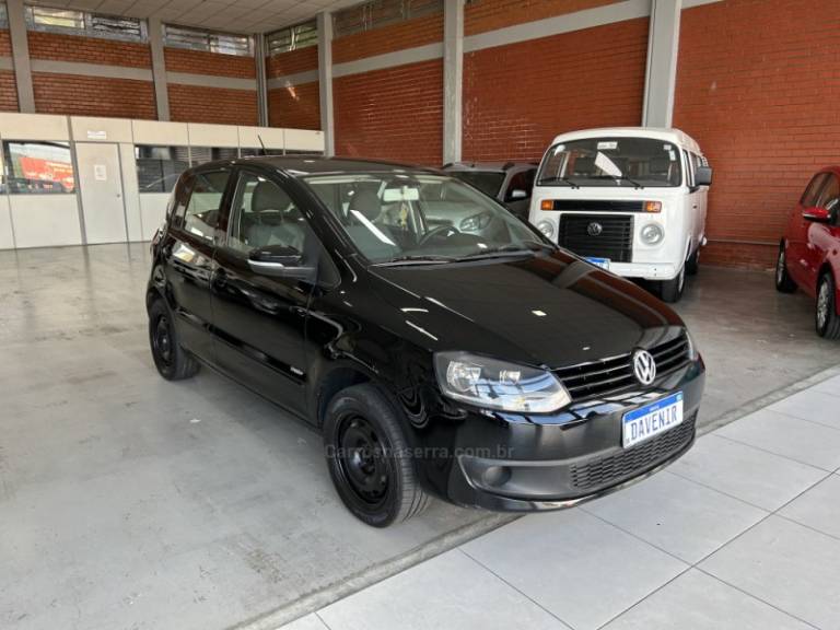 VOLKSWAGEN - FOX - 2011/2012 - Preta - R$ 33.900,00