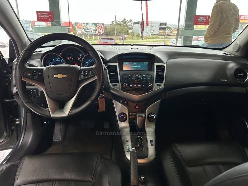 CHEVROLET - CRUZE - 2012/2012 - Cinza - R$ 58.900,00