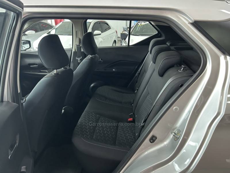 NISSAN - KICKS - 2022/2022 - Prata - R$ 99.900,00