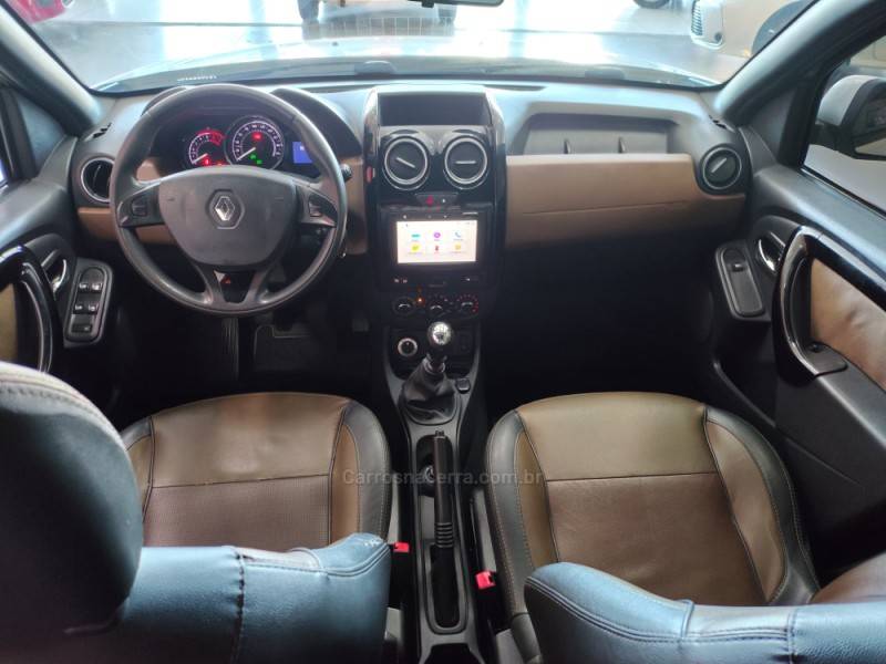 RENAULT - DUSTER - 2015/2016 - Prata - R$ 68.900,00