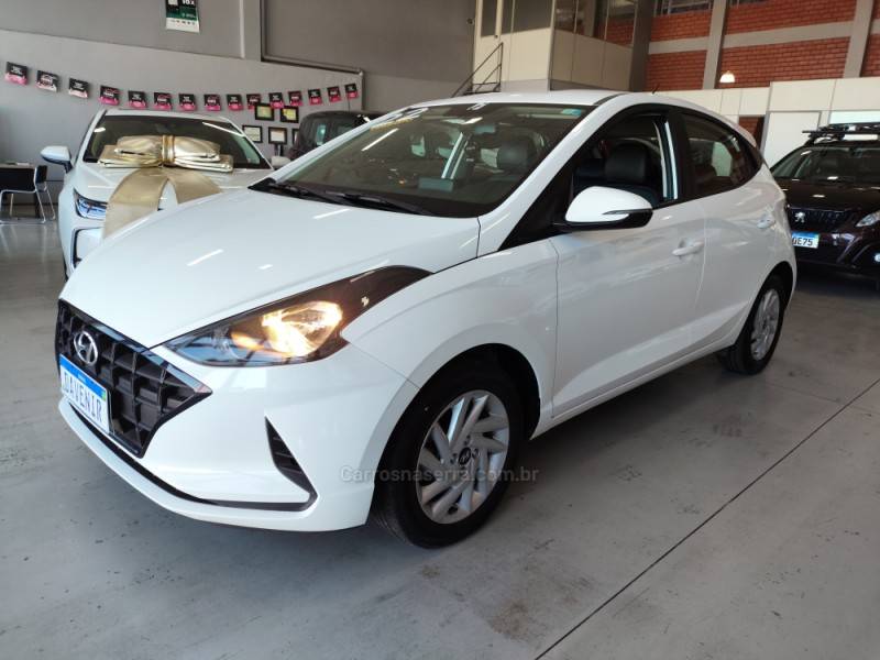 HYUNDAI - HB20 - 2021/2022 - Branca - R$ 72.900,00